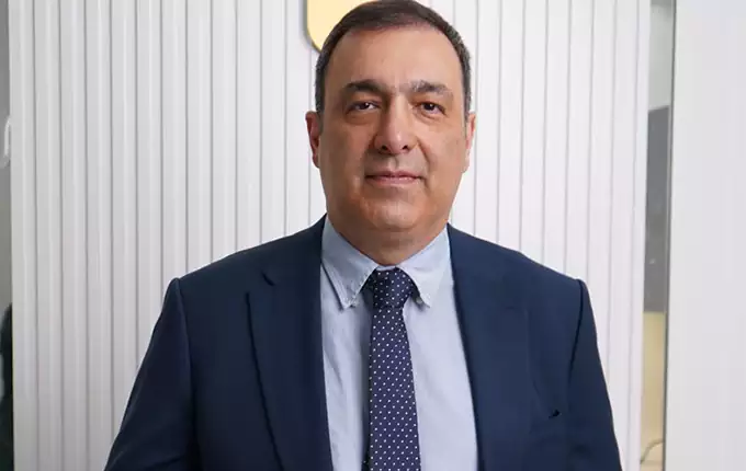 دکتر حدادی بهترین متخصص زیبایی در تهران