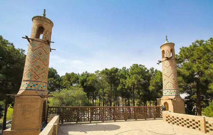 منار جنبان بهترین جای دیدنی در اصفهان