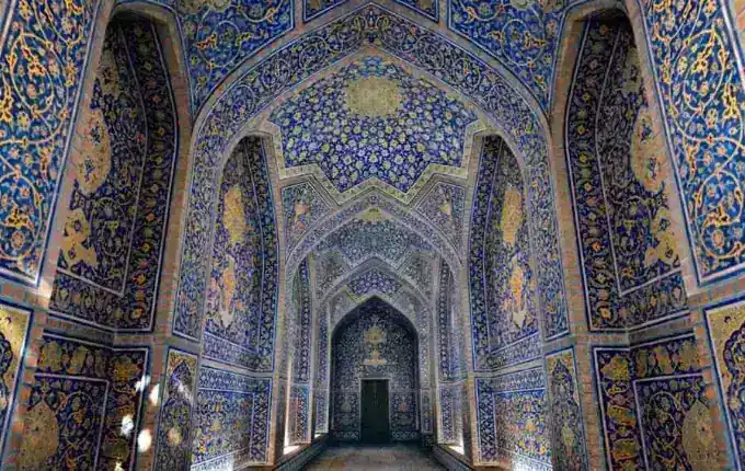 مسجد شیخ لطف الله بهترین جای دیدنی در اصفهان
