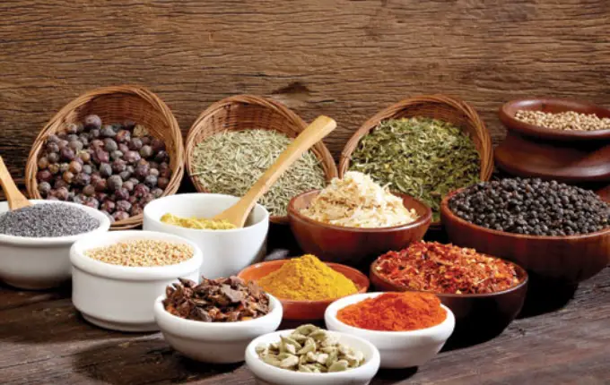 معایب و مزایای رنگ موی گیاهی
