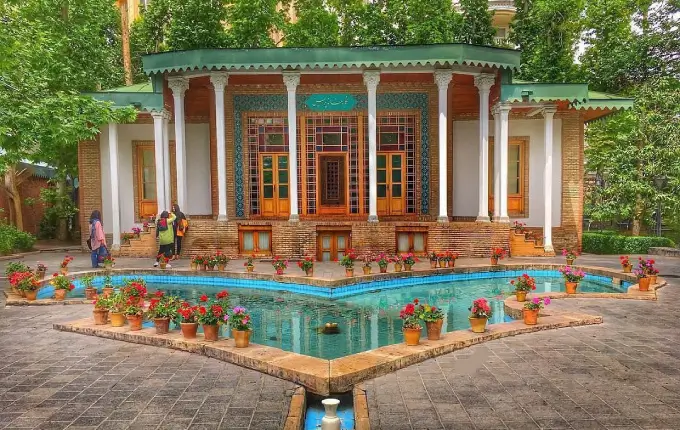 باغ موزه هنر ایرانی از بهترین موزه های تهران