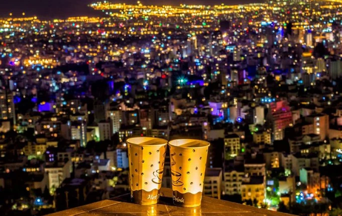 بام تهران از بهترین پارک های تهران در شب